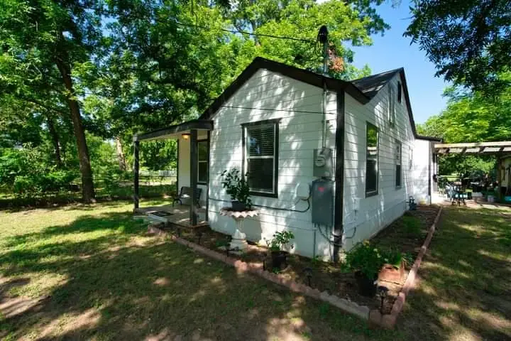 1104 Perry Rd, Austin, TX 78721 - Image #1