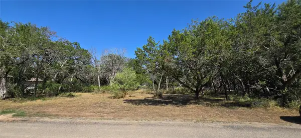 625 Dogwood Ln, Cottonwood Shores, TX 78657