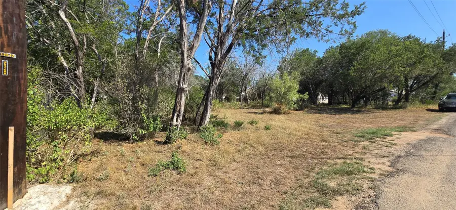 625 Dogwood Ln, Cottonwood Shores, TX 78657 - Image #2