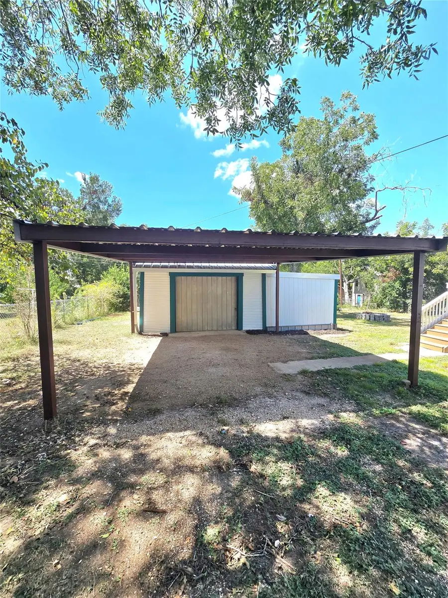 429 N Main St, Rockdale, TX 76567 - Image #3