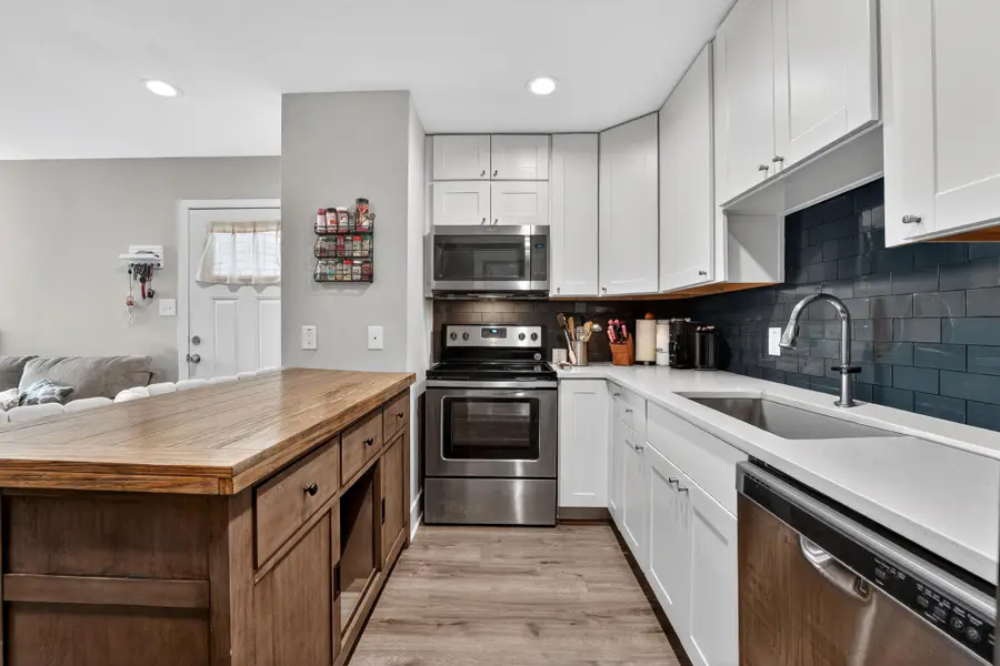 935 La Posada Dr #128, Austin, TX 78752 - Image #3