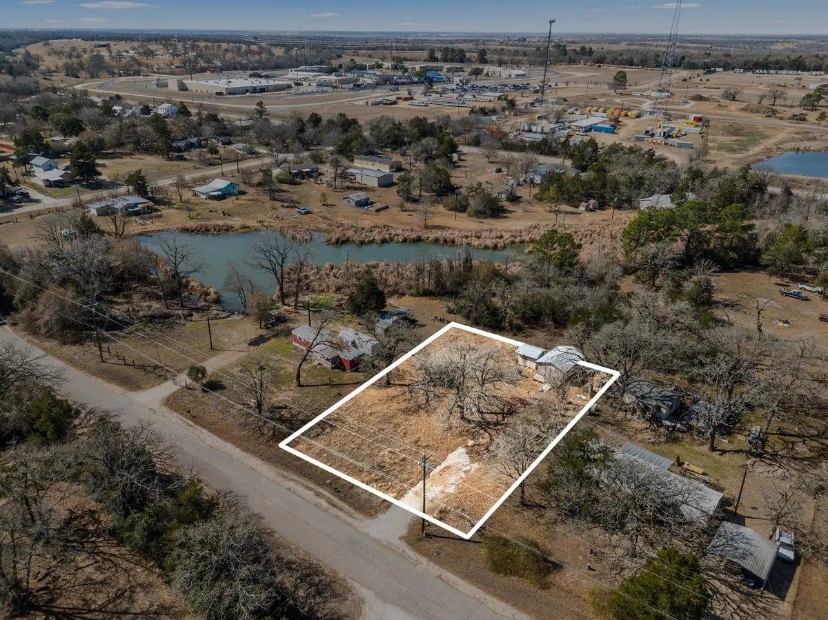 186 Zimmerman Ave, Bastrop, TX 78602 - Image #1