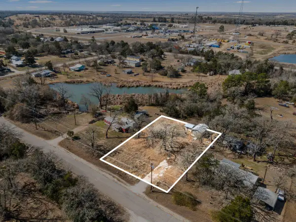 186 Zimmerman Ave, Bastrop, TX 78602