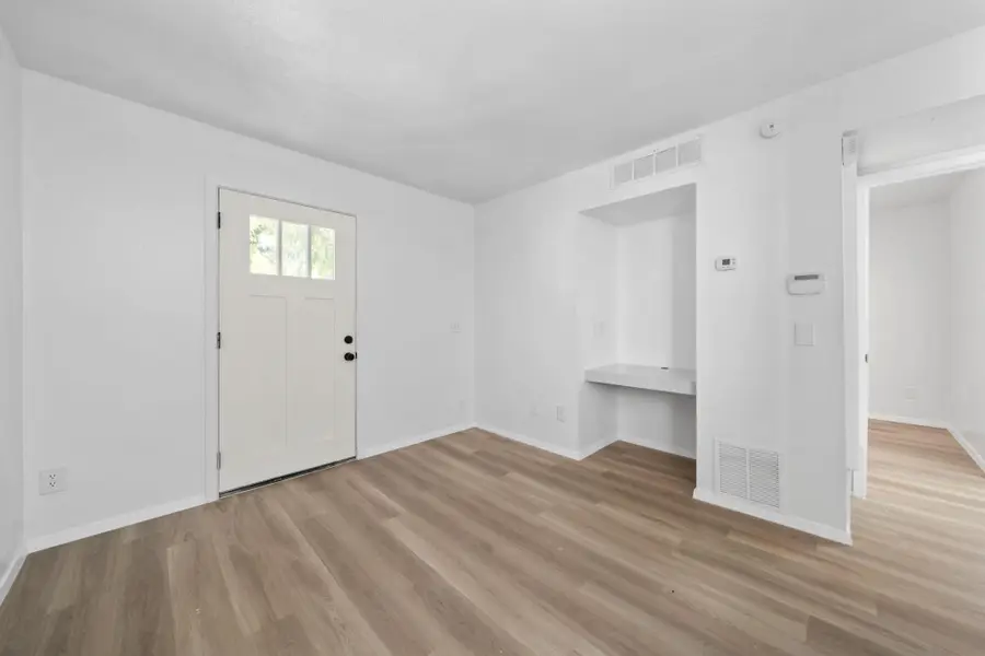 2410 Longview St #D-202, Austin, TX 78705 - Image #3