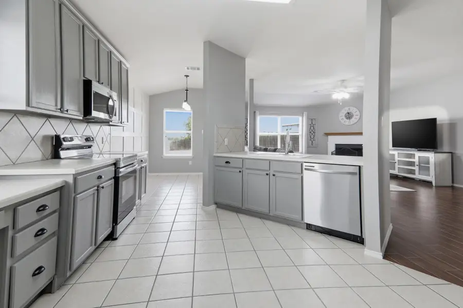 905 Lee Dr, Leander, TX 78641 - #3