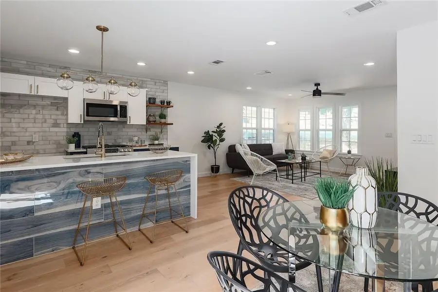 7109 Cherry Meadow Dr, Austin, TX 78745 - Image #2