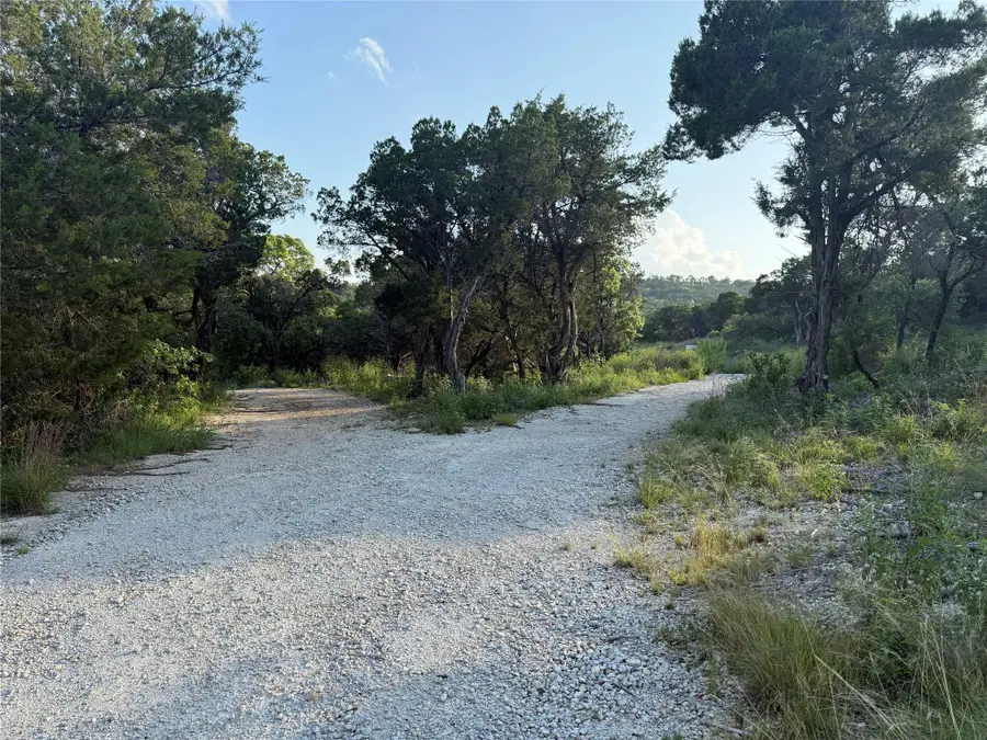 18801 Lake Crest Dr, Jonestown, TX 78645 - Image #2