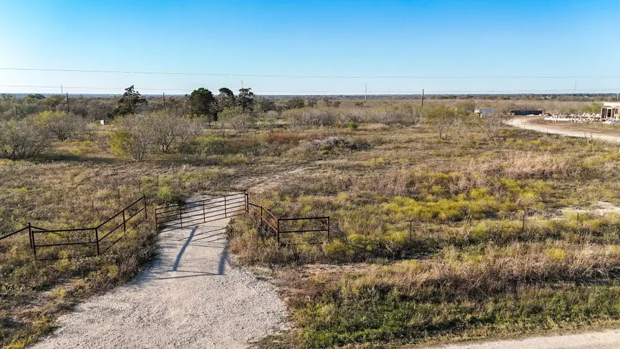 115 Spanish Oak Rd, Dale, TX 78616 - Image #3