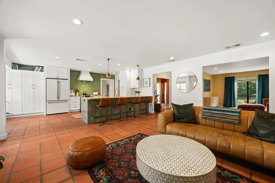 6206 Highland Hills Dr, Austin, TX 78731 - #2
