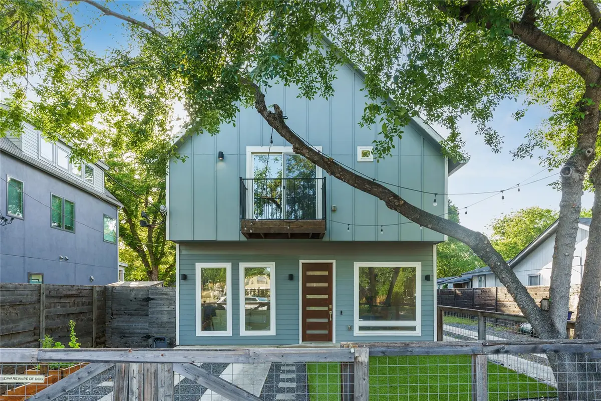 906 Linden St #A, Austin, TX 78702 - #1