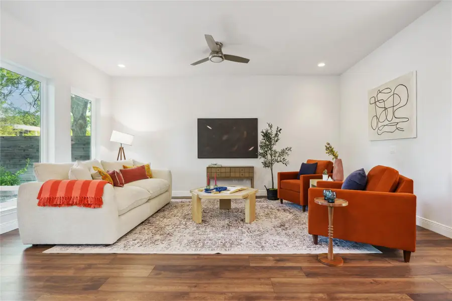 906 Linden St #A, Austin, TX 78702 - #2