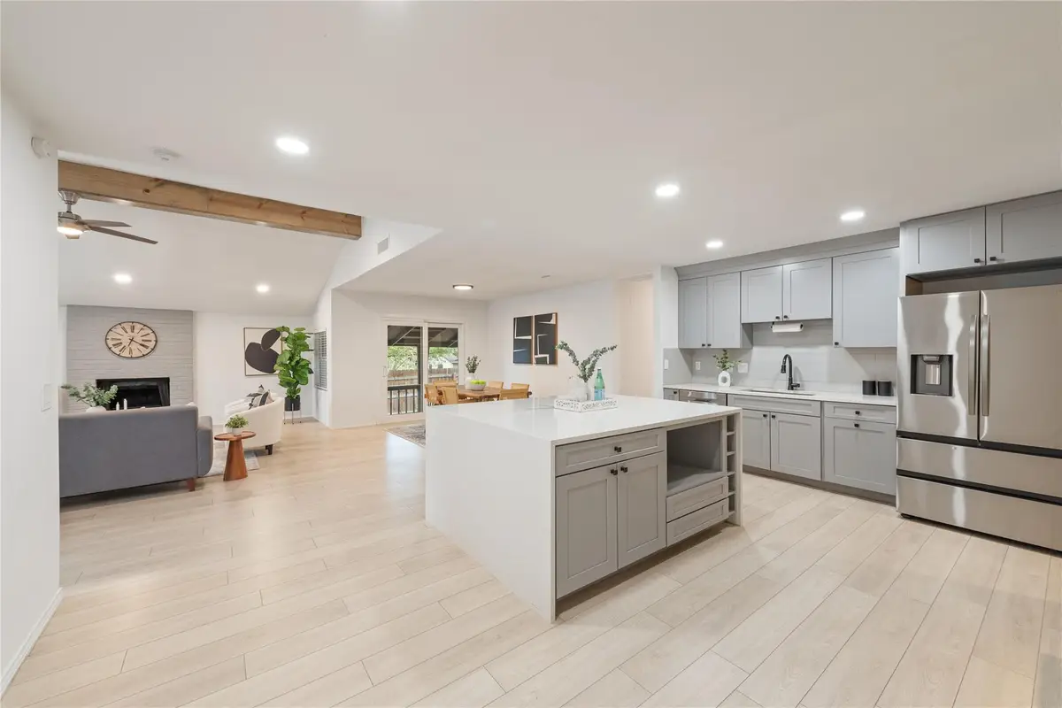 6809 Lunar Dr, Austin, TX 78745 - Image #1