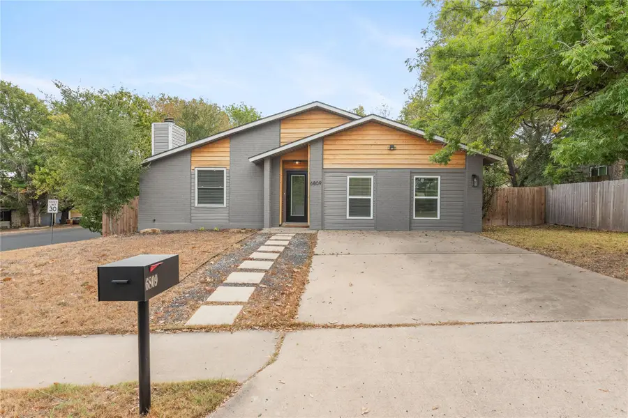 6809 Lunar Dr, Austin, TX 78745 - Image #2