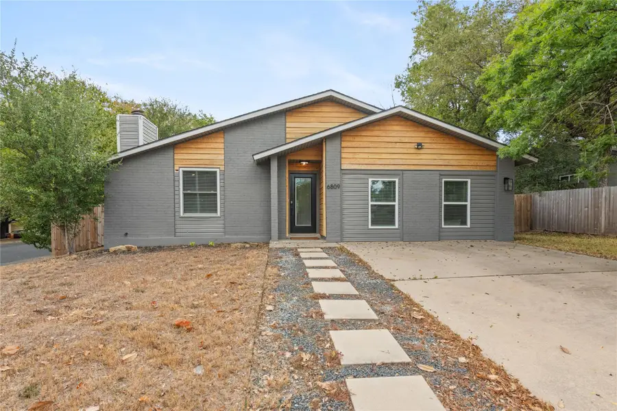 6809 Lunar Dr, Austin, TX 78745 - Image #3