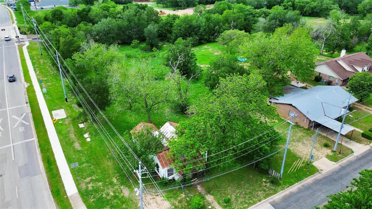 502 Martin Luther King Jr Dr, Bastrop, TX 78602 - #1