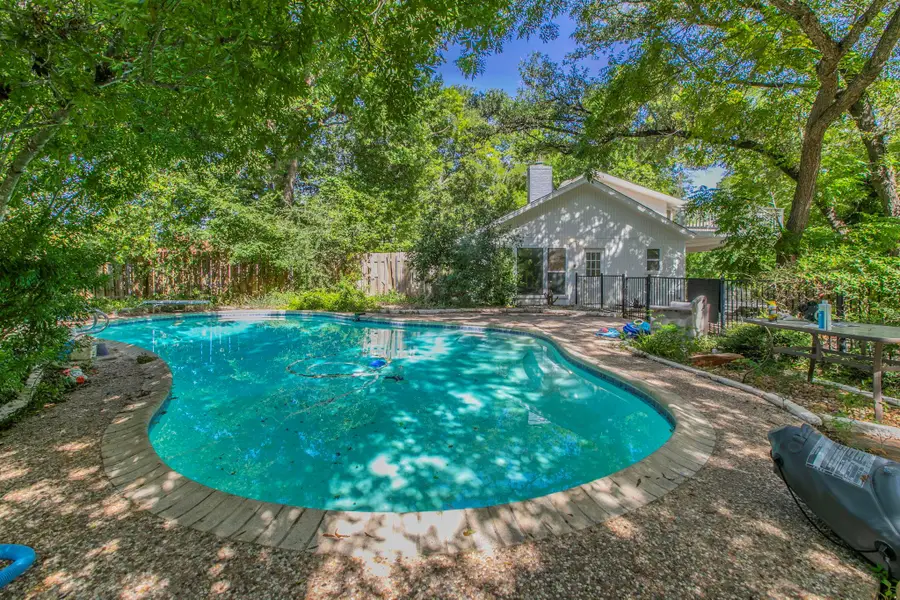 1905 Great Oaks Dr, Round Rock, TX 78681 - Image #2