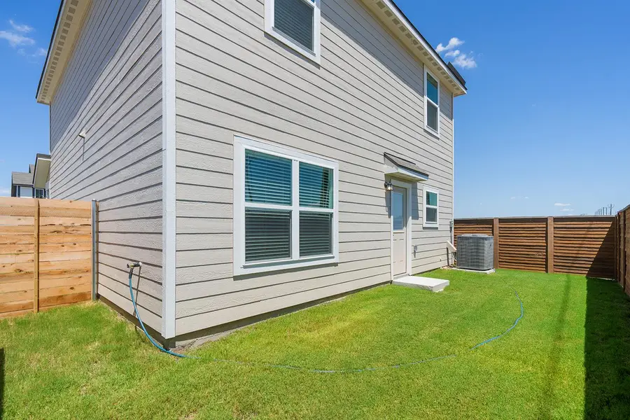 211 Carmel Canyon Trl, Jarrell, TX 76537 - Image #2