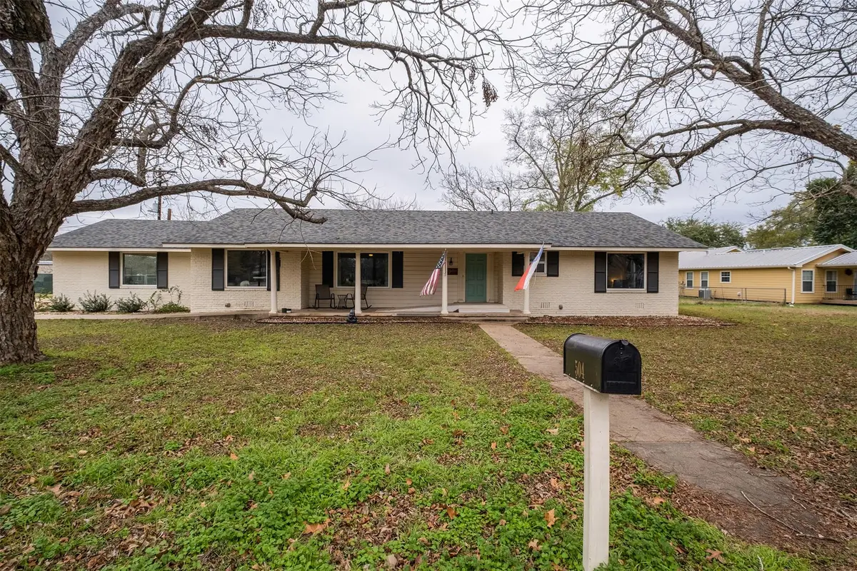 504 Marburger St, Smithville, TX 78957 - Image #1