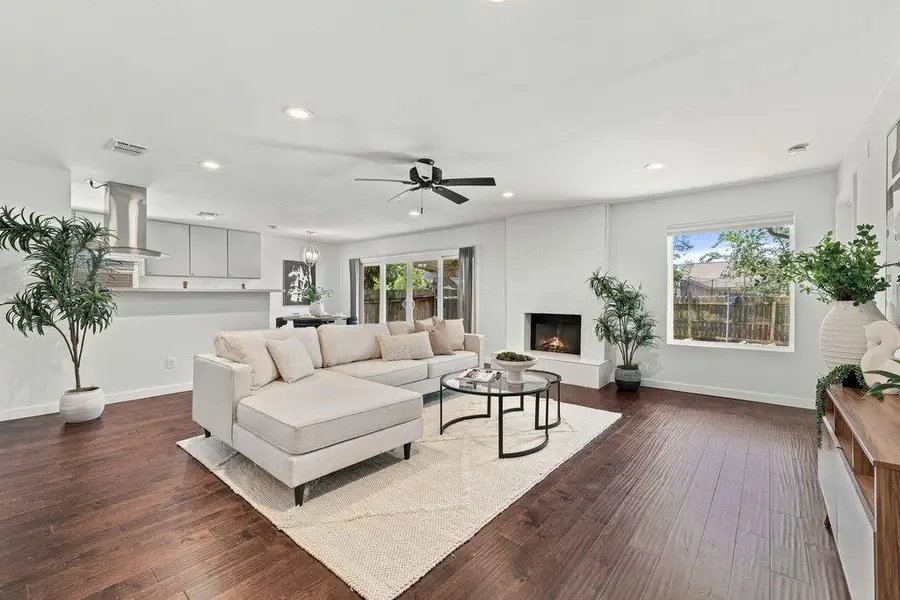 5611 Porsche Ln, Austin, TX 78749 - #2
