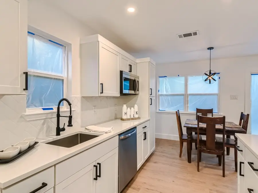 3421 Galesburg Dr, Austin, TX 78745 - #3