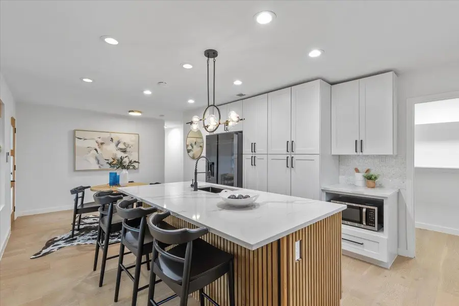 5700 Lewood Dr, Austin, TX 78745 - #3