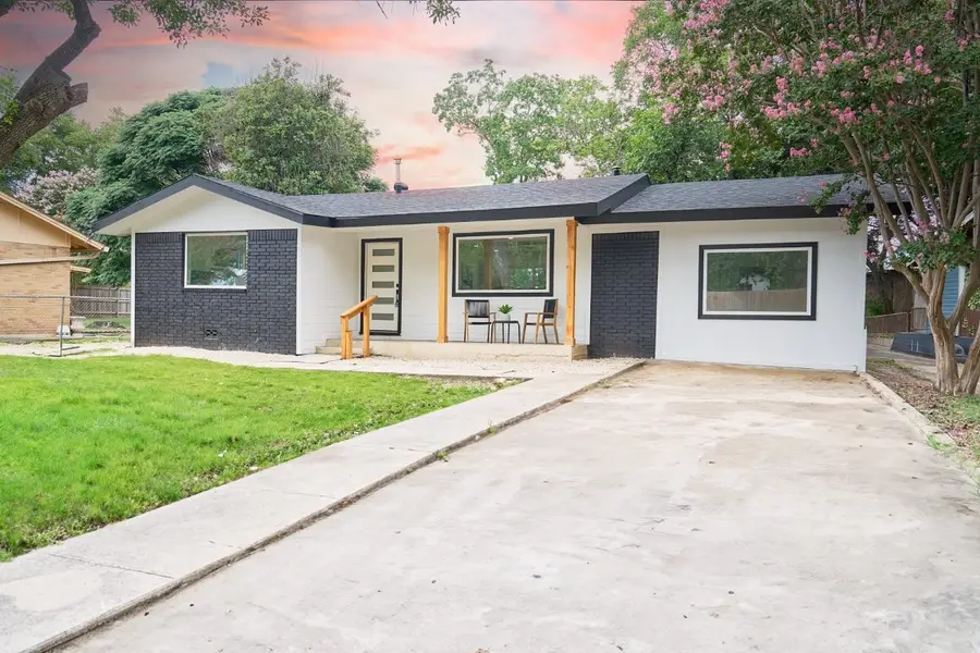 443 Lockener Ave, New Braunfels, TX 78130 - Image #2