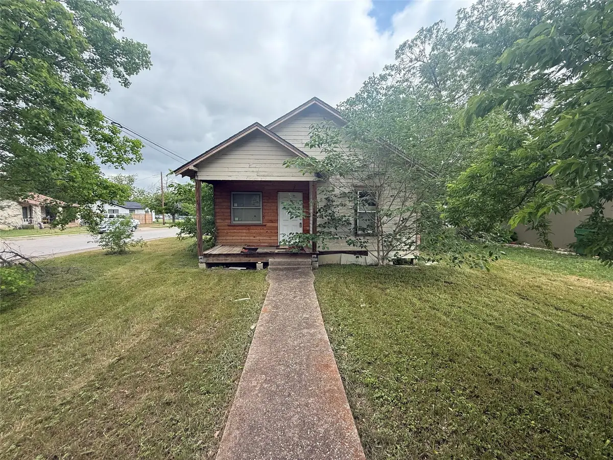 902 E Liberty Ave, Round Rock, TX 78664 - Image #1