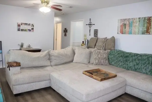 913 7th St, Lexington, TX 78947 - #3