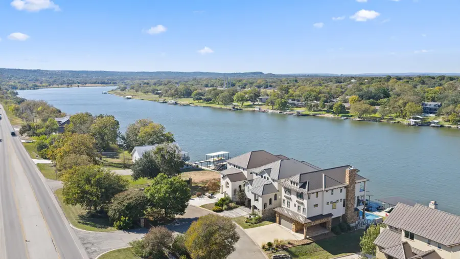 624 Waterside Dr, Marble Falls, TX 78654 - Image #2