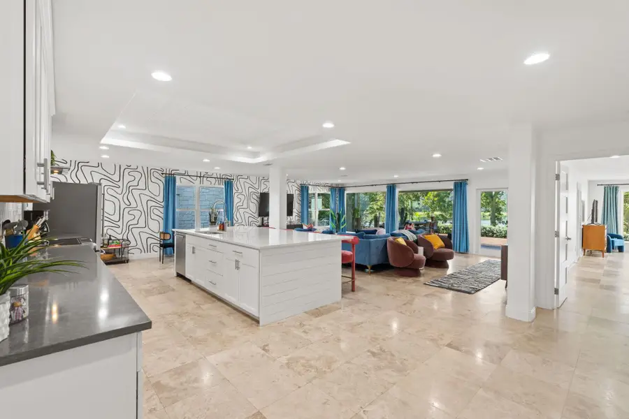 1112 SW Pecan Dr Sw, Marble Falls, TX 78654 - Image #2