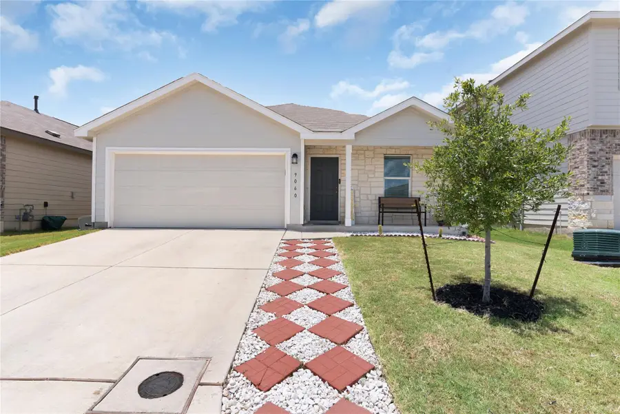 9060 Navarro Vista Vis, Seguin, TX 78155 - Image #2