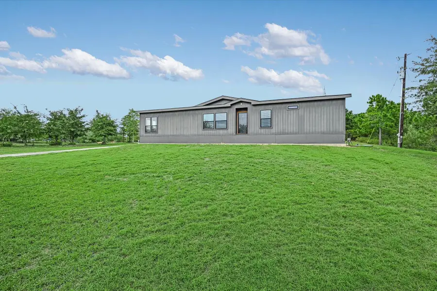 247 W Broken Tree Ln, Smithville, TX 78957 - #3