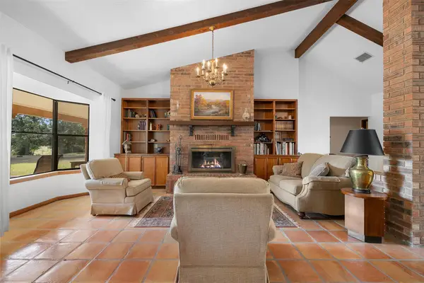 179 Stiewert Ln, Paige, TX 78659