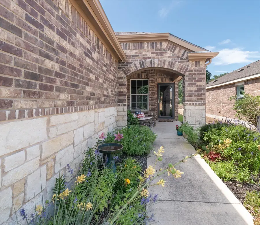 229 Hobby St, Georgetown, TX 78633 - #3