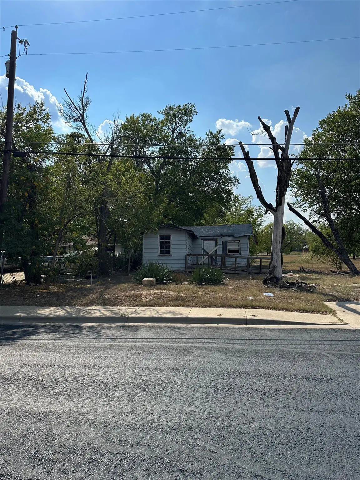 2208 Pecan St, Bastrop, TX 78602 - Image #1