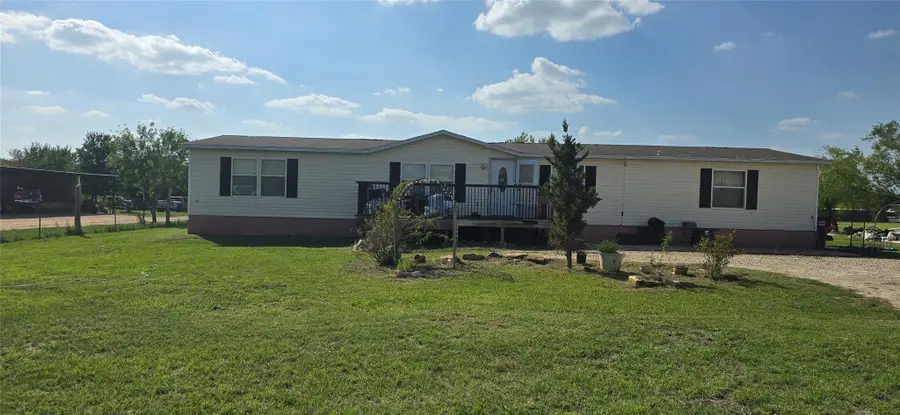 400 Hazelnut Dr, Dale, TX 78616 - Image #2