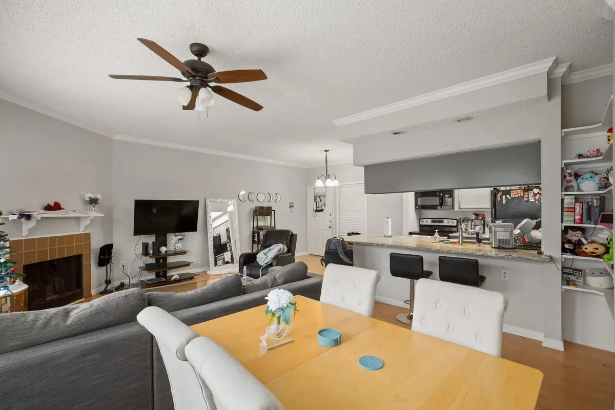 915 W 23rd St #203, Austin, TX 78705 - Image #1