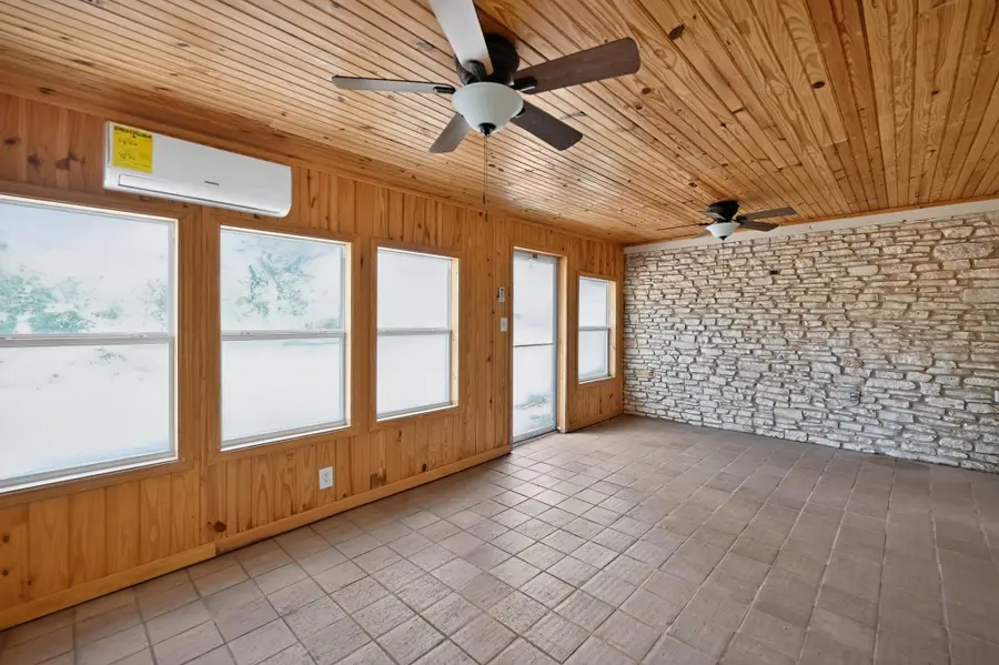 29 Country Oaks Dr, Buda, TX 78610 - #3