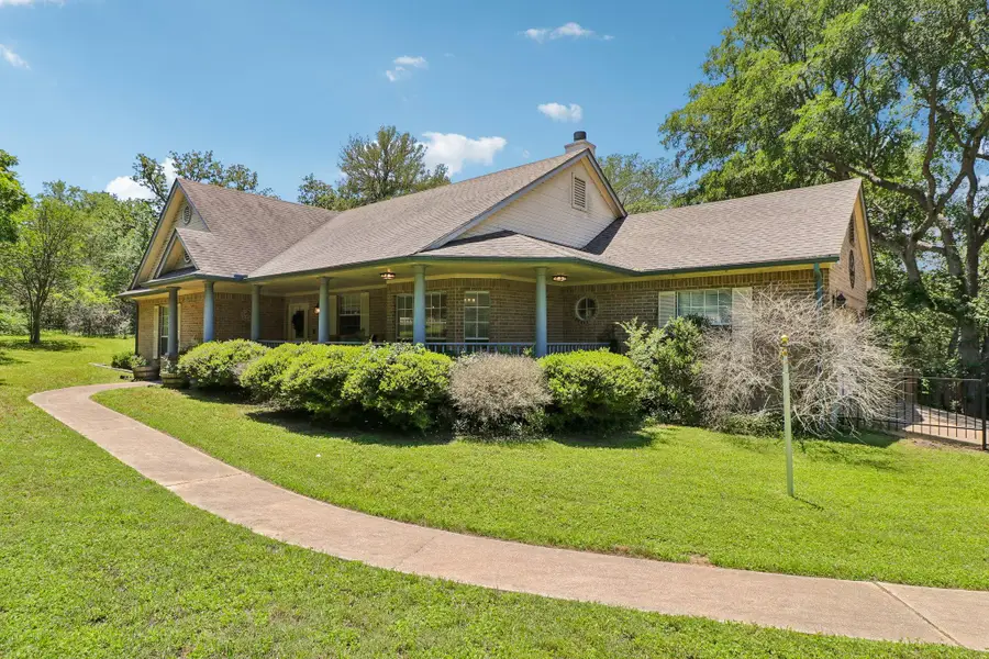 241 Laura Ln, Bastrop, TX 78602 - #2