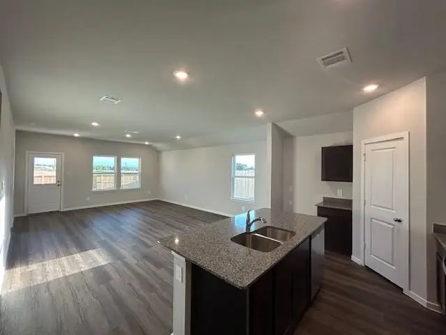 206 Perry Pl, Rockdale, TX 76567 - Image #3