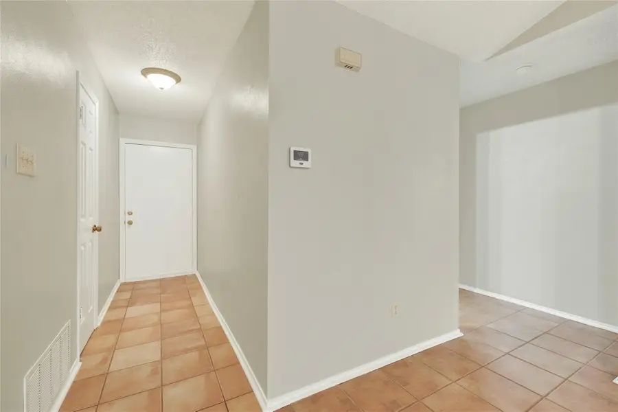 1935 Lisa Ln, San Marcos, TX 78666 - Image #2