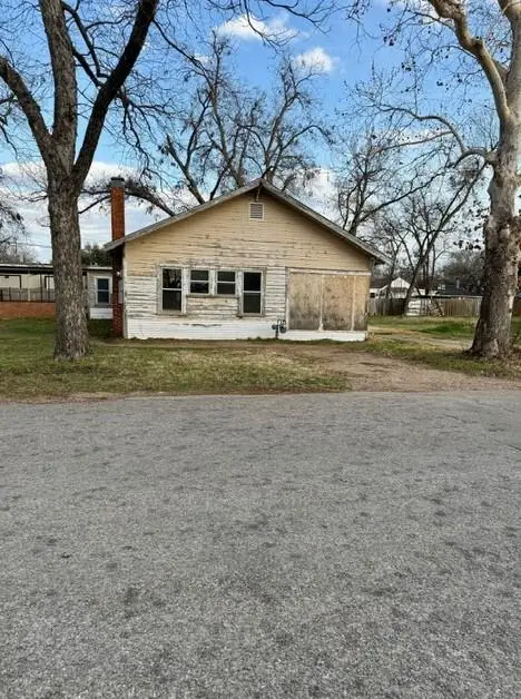 805 N Central Ave, Cameron, TX 76520 - #3