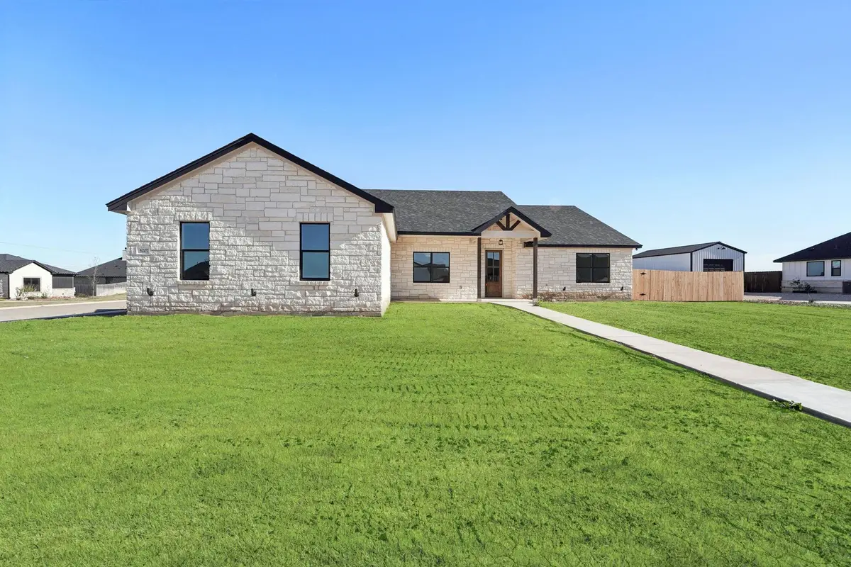 5207 Hollow Ranch Dr, Salado, TX 76571 - Image #1