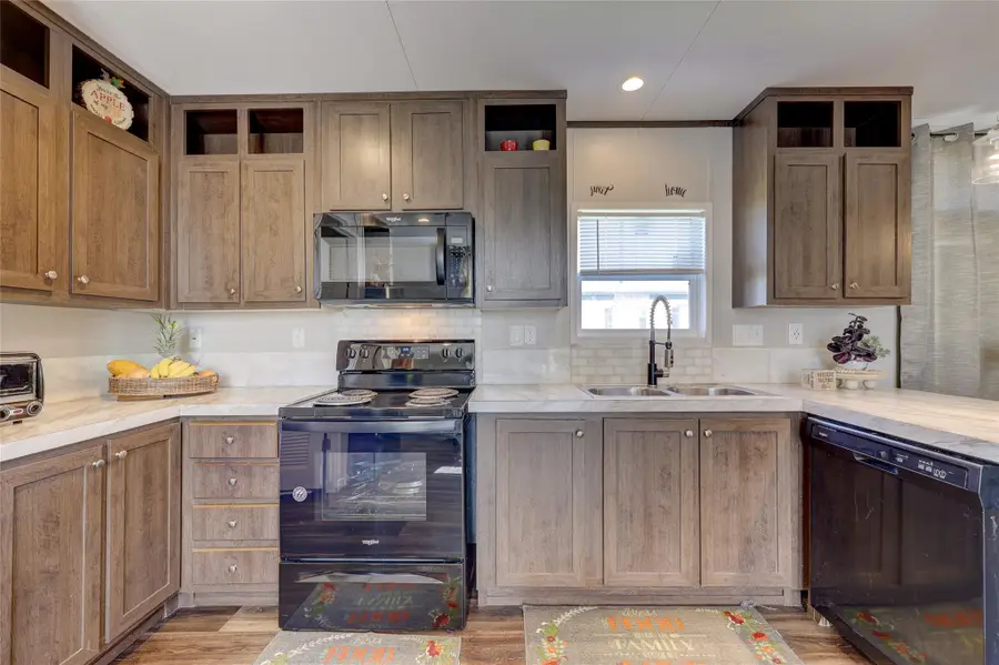 290 Margarita Dr, Dale, TX 78616 - Image #2