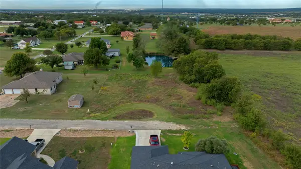 407 E Avenue A, Jarrell, TX 76537