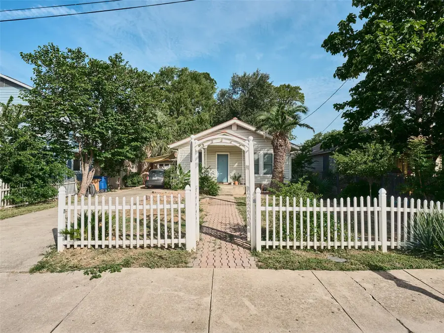 7602 Blessing Ave, Austin, TX 78752 - Image #2