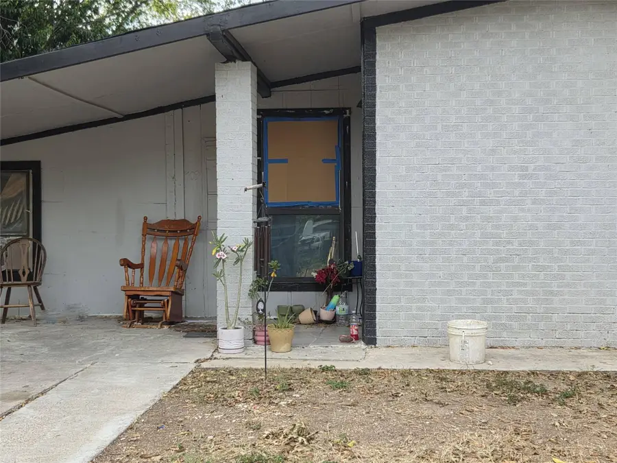 703 Rosewood St, Lockhart, TX 78644 - #2