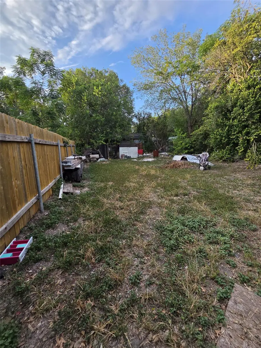 703 Rosewood St, Lockhart, TX 78644 - #3