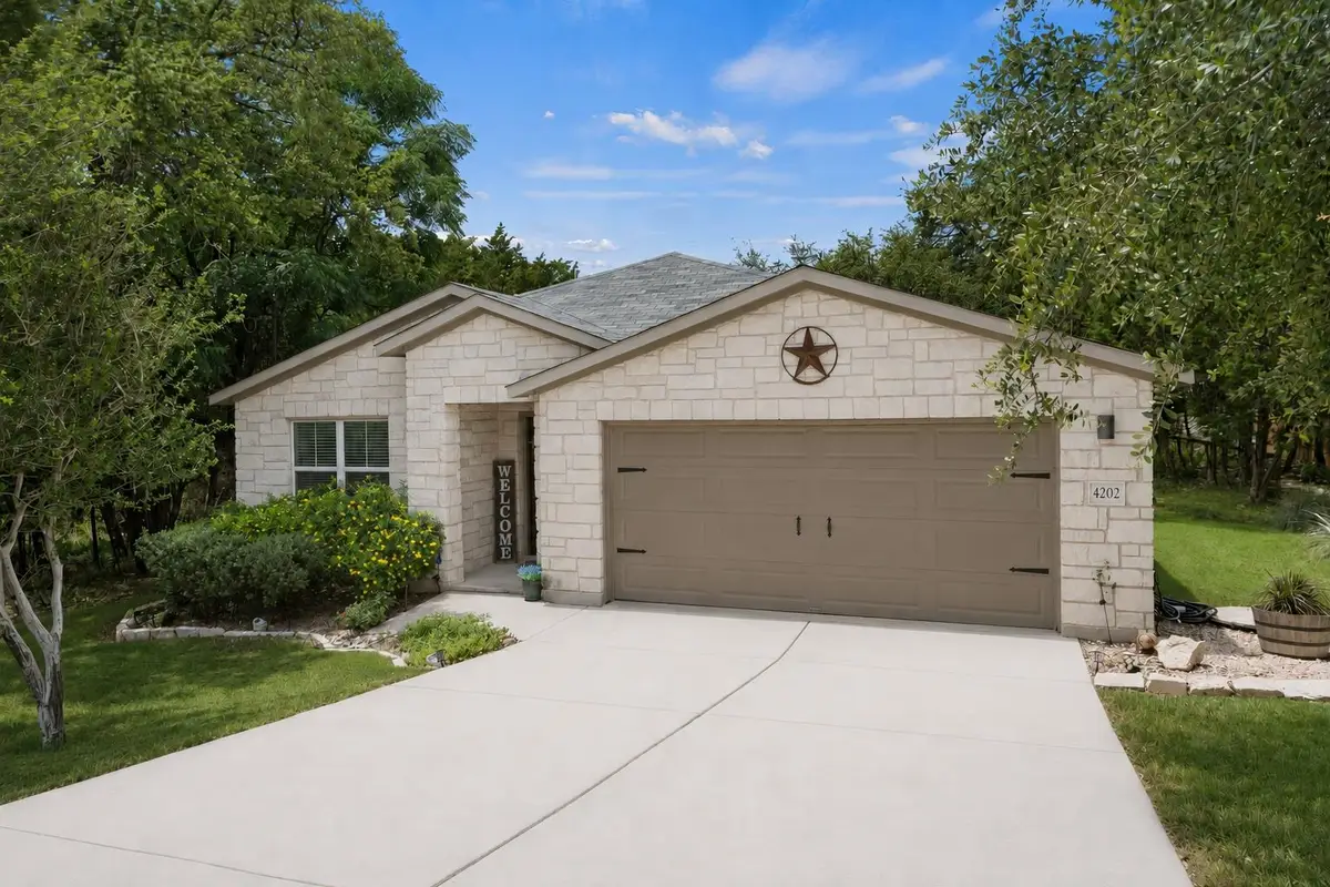 4202 Glendale Ln, Lago Vista, TX 78645 - #1