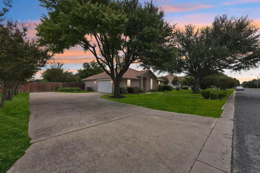 105 Guadalupe Dr, Hutto, TX 78634 - Image #2